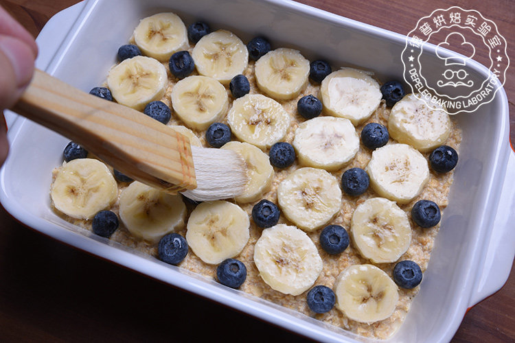 Steps for making Blueberry Banana Baked Oatmeal