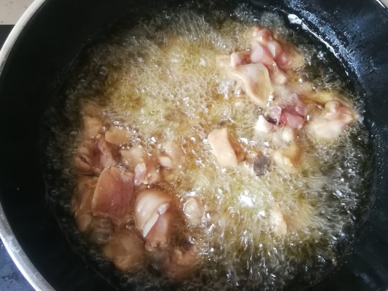 Steps for making Dry-fried Chicken Cubes