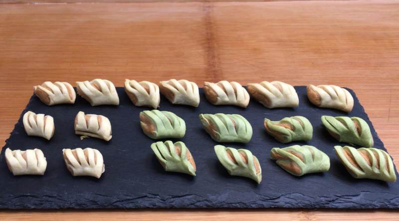 Little Peanut Pastry (Original and Matcha Flavors), Crispy and Fragrant with a Melting Texture. Cooking Steps