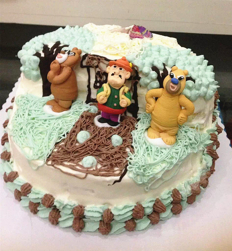 Grizzly Bear Cake