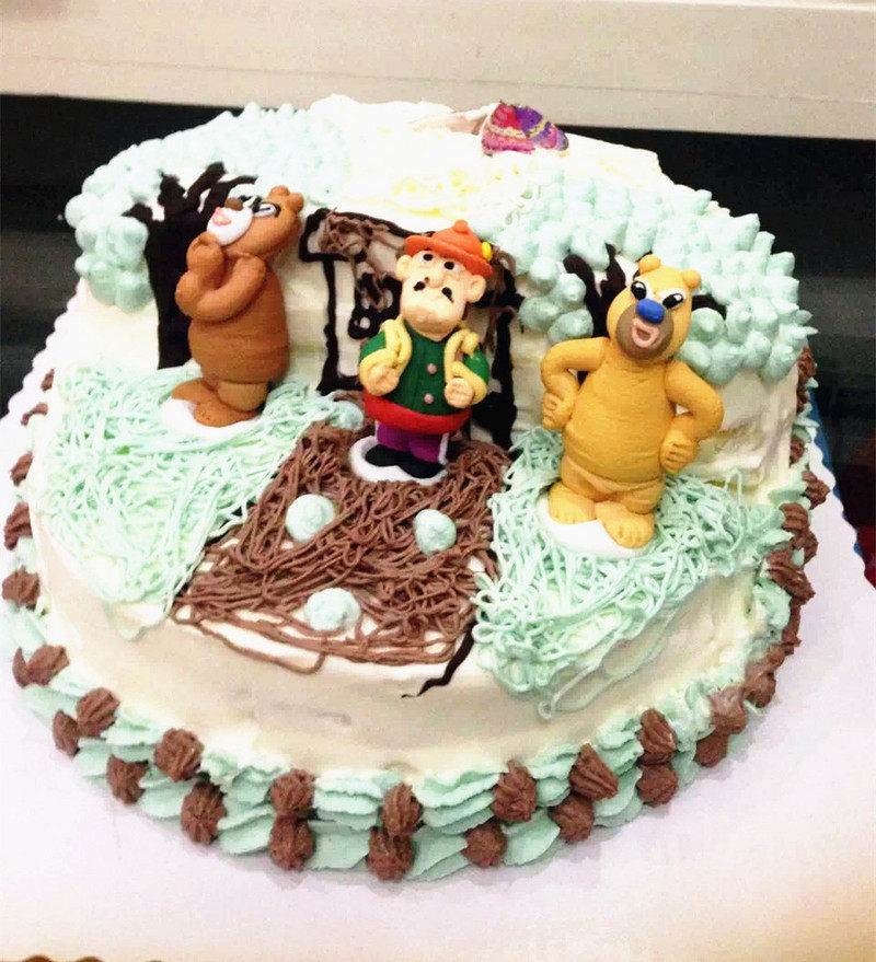 Grizzly Bear Cake