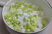 Steps for Making White Radish Beef Congee