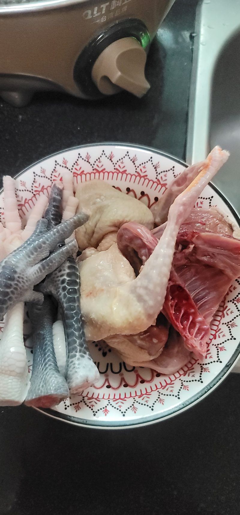 Steps for Cooking Pigeon, Chicken Feet and American Ginseng Soup