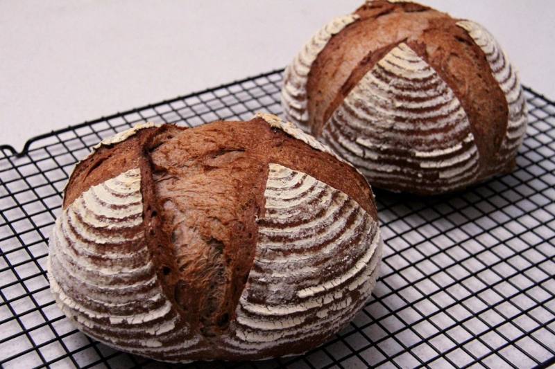 Steps for Making Dark Rye Beer Bread