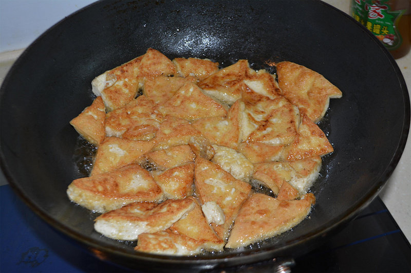 Steps for Cooking Braised Tofu with Meat Sauce