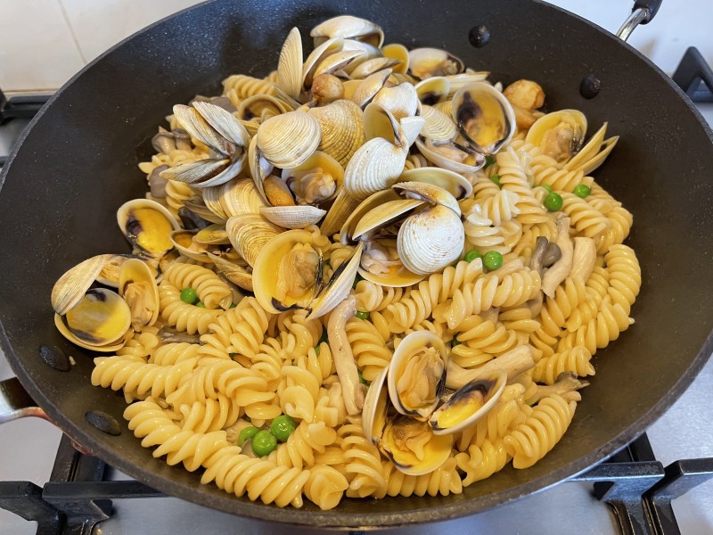 Steps for Making Clam and Spiral Pasta