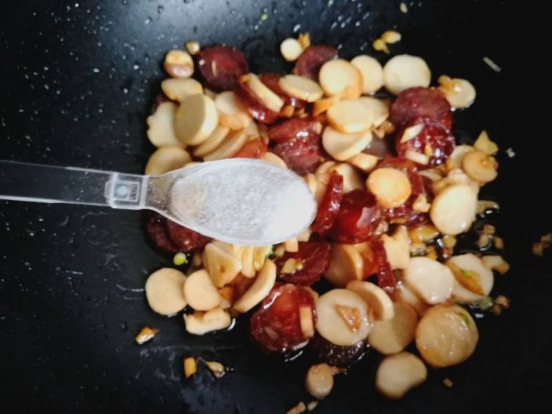 Rice Companion - Stir-fried Enoki Mushrooms with Chinese Sausage Cooking Steps