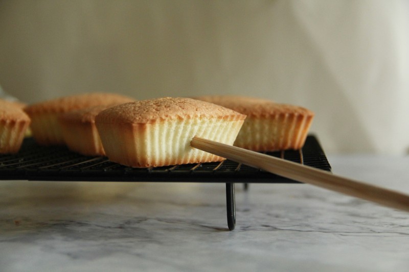 Step-by-Step Instructions for Molten Egg Yolk Pie