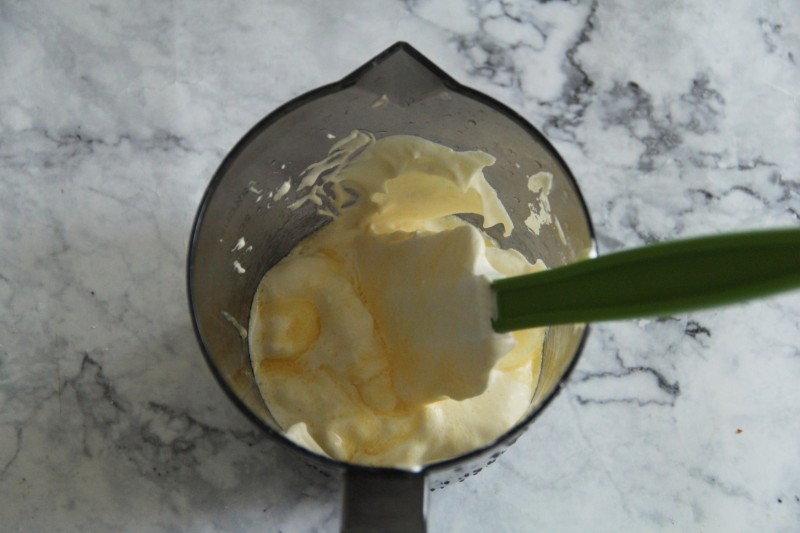 Step-by-Step Instructions for Molten Egg Yolk Pie