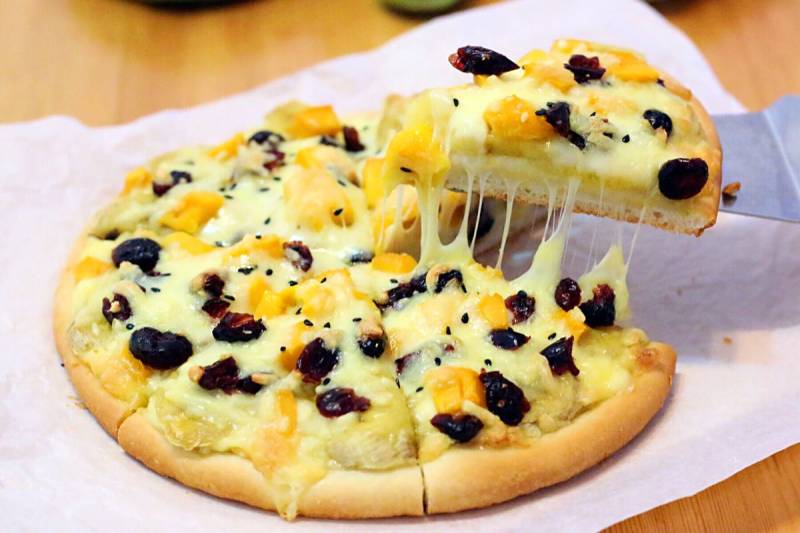 Steps for making Banana Mango Pizza