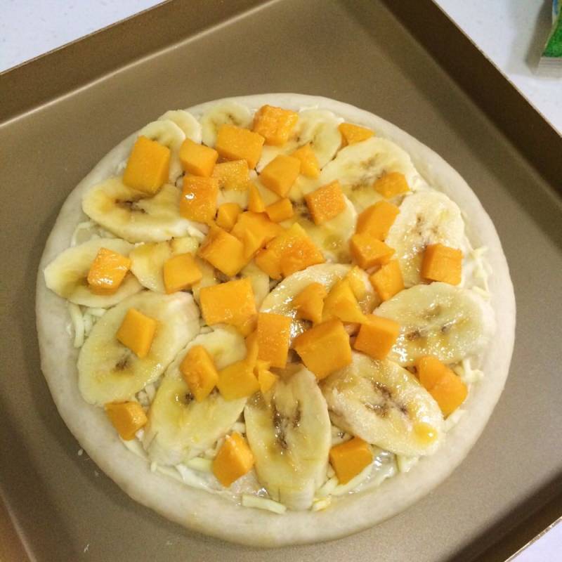 Steps for making Banana Mango Pizza