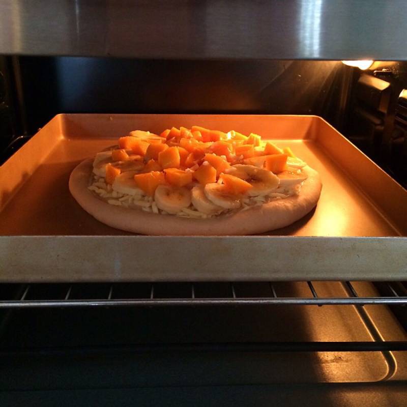 Steps for making Banana Mango Pizza