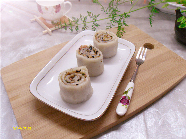 Peanut Sesame Glutinous Rice Rolls