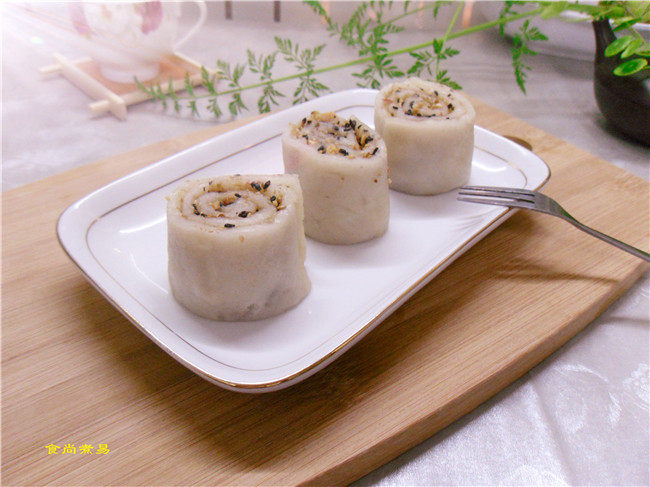 Peanut Sesame Glutinous Rice Rolls