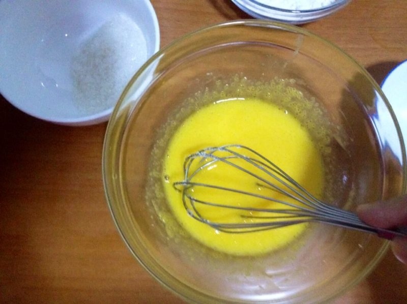 Steps for Making Vanilla Chiffon Cake
