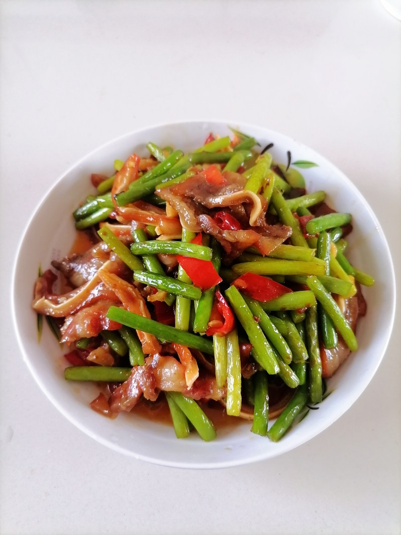 Stir-Fried Garlic Scapes with Pig Ears