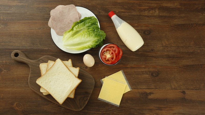 Steps for making the Cheese, Ham, and Egg Sandwich by Westinghouse