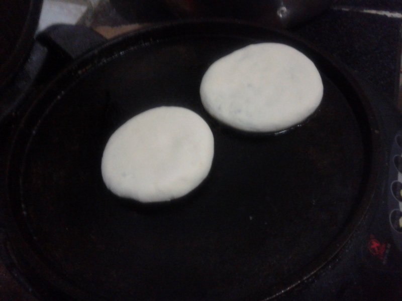 Steps for Making Mung Bean Pancakes