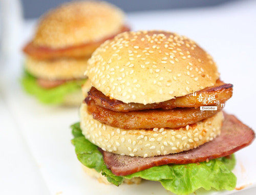 Whole Wheat Pork Chop Burger