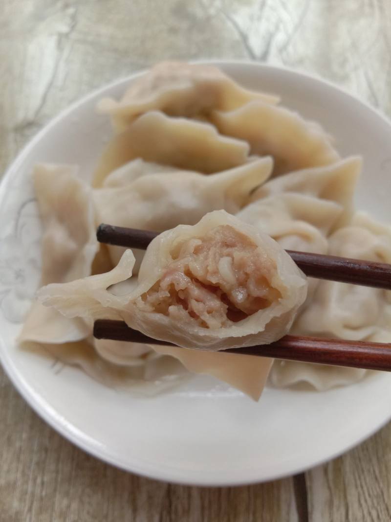 Steps to Make Pork and Scallion Dumplings