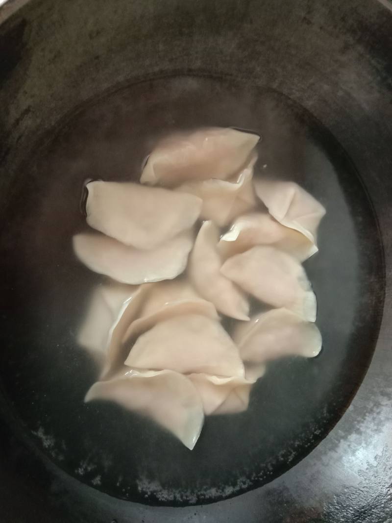 Steps to Make Pork and Scallion Dumplings