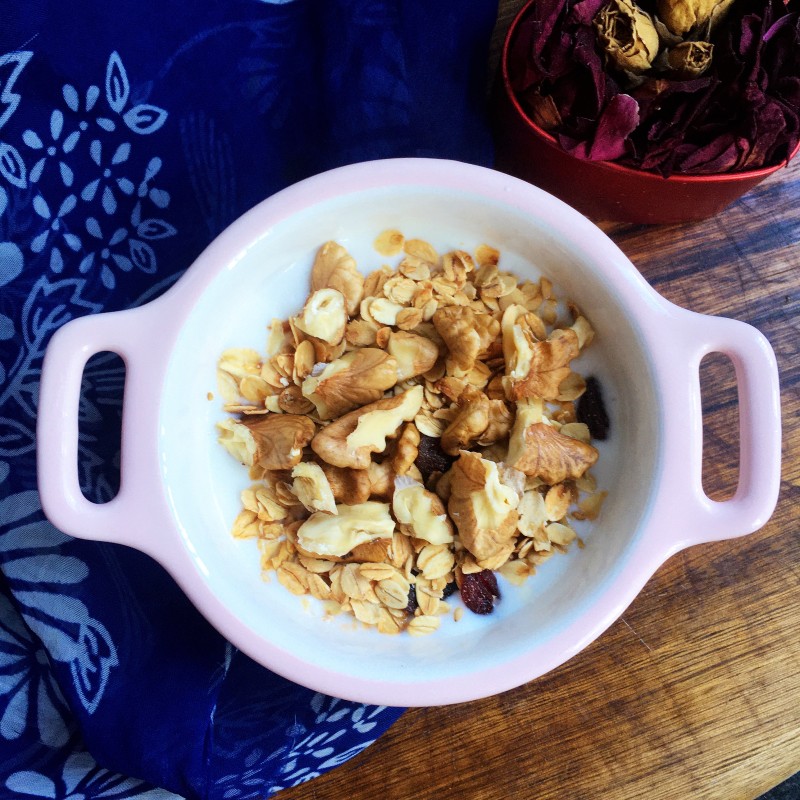 Steps for Making Yogurt Mixed with Baked Oats