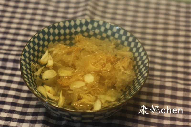 Steps to Make Lotus Seed Lily and Tremella Soup
