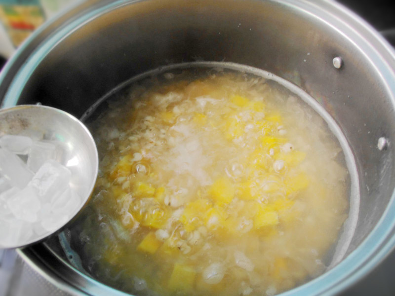 Steps for Making Sweet Potato, Coix Seed, and Tremella Sugar Water