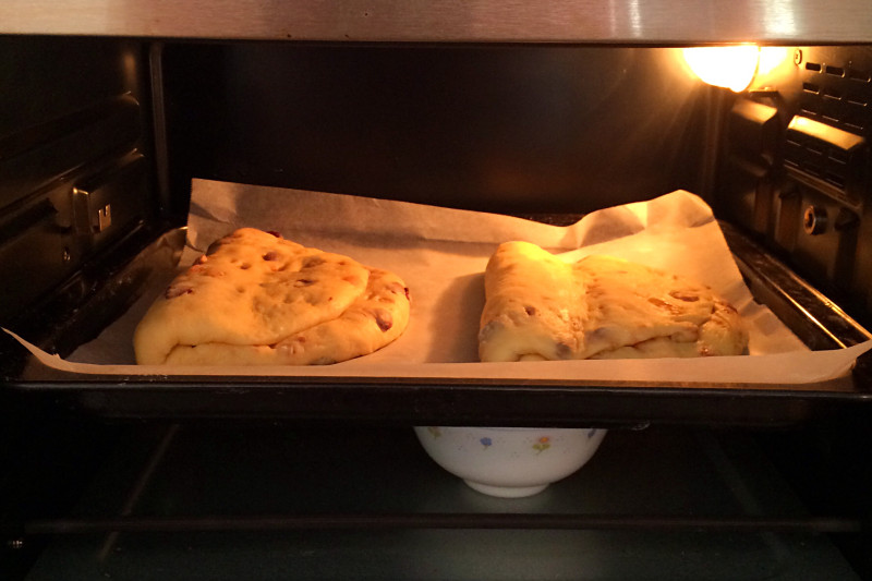 Steps to Make Christmas Stollen Bread