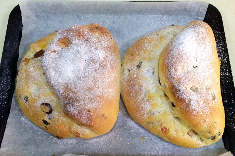 Steps to Make Christmas Stollen Bread