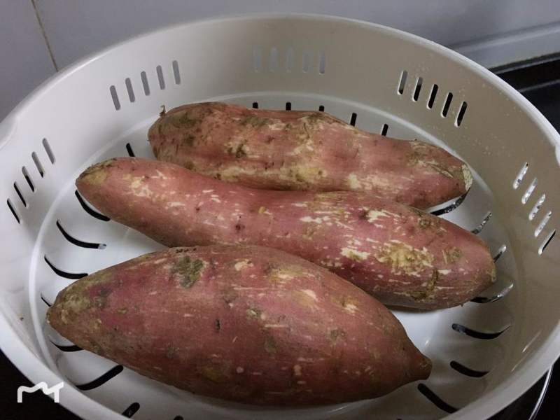 Steps for Making Heile Sandpot Roasted Sweet Potatoes