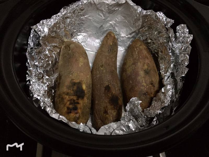 Steps for Making Heile Sandpot Roasted Sweet Potatoes