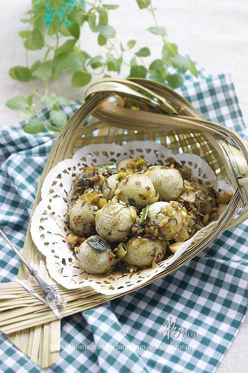 Unique Yunnan Specialty Dish - Pickled Vegetable Stir-Fried Glutinous Rice Balls