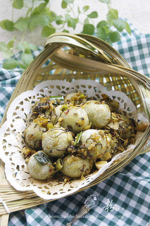 Unique Yunnan Specialty Dish - Pickled Vegetable Stir-Fried Glutinous Rice Balls