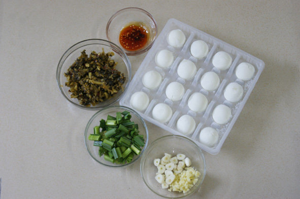 Unique Yunnan Specialty Dish - Pickled Vegetable Stir-Fried Glutinous Rice Balls Cooking Steps