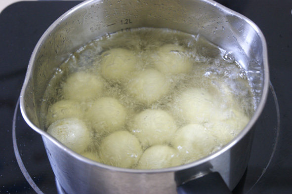 Unique Yunnan Specialty Dish - Pickled Vegetable Stir-Fried Glutinous Rice Balls Cooking Steps