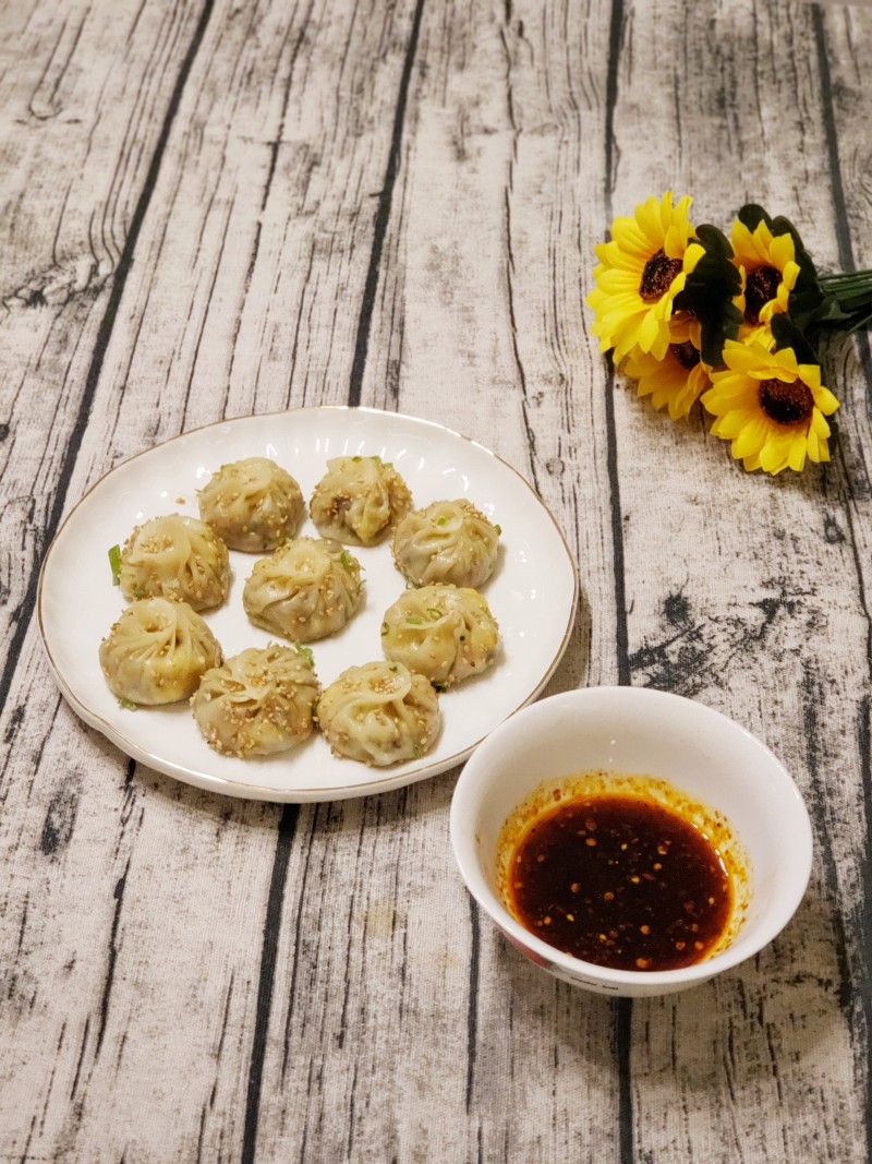 Quick and Easy, Thin-skinned and Delicious Vegetarian Pan-fried Buns