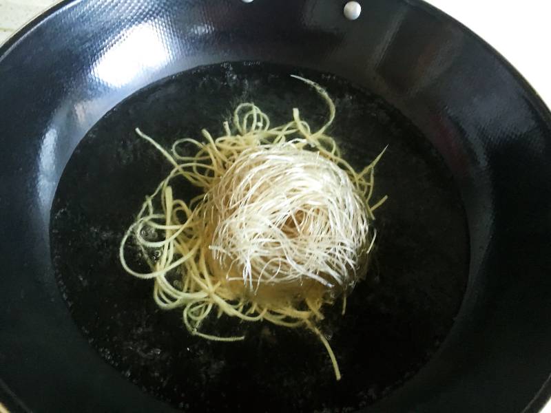 Steps for cooking Shui Zhu Gan Si (Boiled Dried Bean Curd Threads)