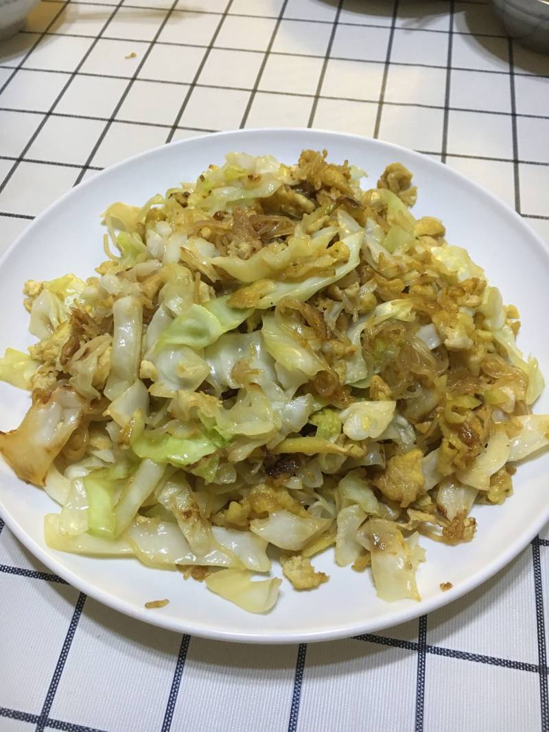 Cabbage and Vermicelli Stir-Fried with Eggs