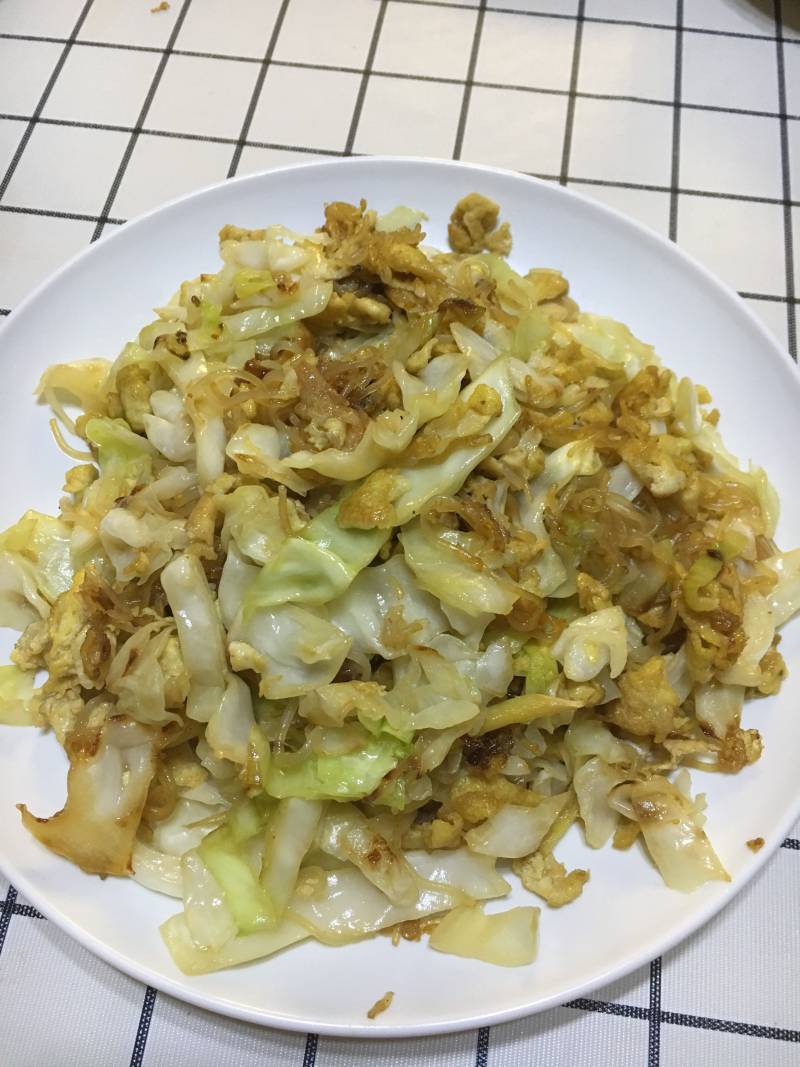 Cabbage and Vermicelli Stir-Fried with Eggs