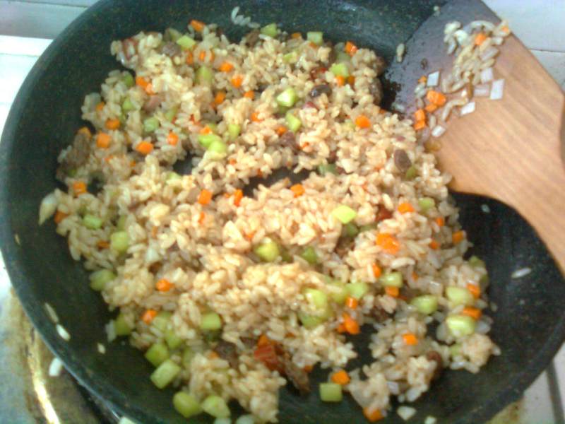 Beef Sauce Fried Rice - A Delicious Fried Rice with Rich and Savory Sauce Flavor - Cooking Steps