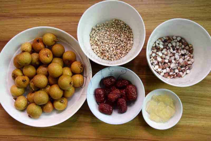 Steps for making Longan and Red Date Sweet Soup