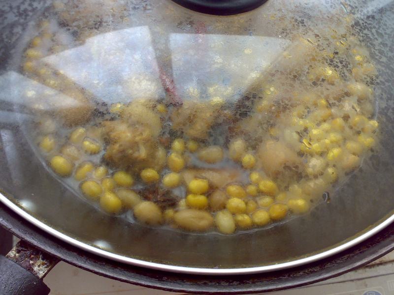 Steps for Braised Pork Tails with Peanuts and Soybeans