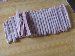 Steps for Making Purple Sweet Potato Handmade Noodles