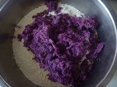 Steps for Making Purple Sweet Potato Handmade Noodles