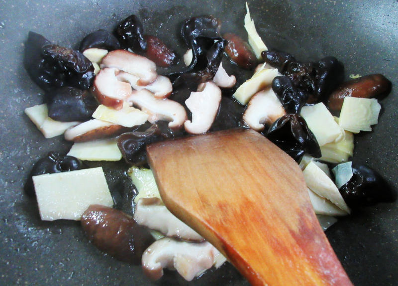 Steps for Stir-fried Black Fungus and Winter Vegetables