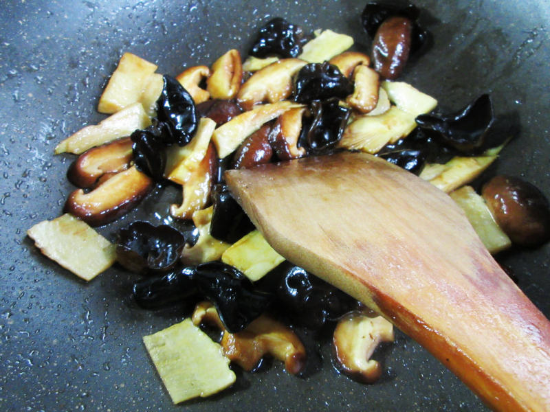 Steps for Stir-fried Black Fungus and Winter Vegetables