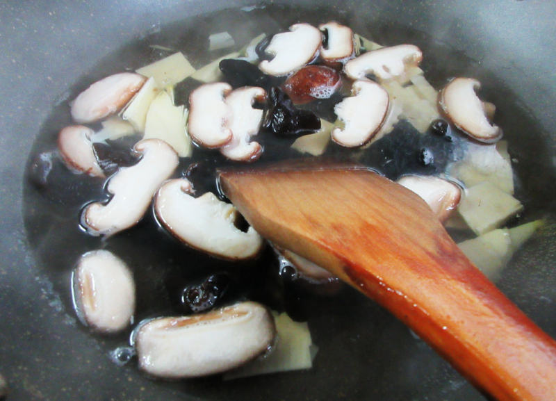 Steps for Stir-fried Black Fungus and Winter Vegetables