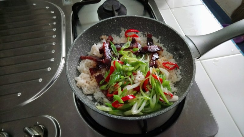 Chinese Sausage and Green Onion Rice Cooking Steps