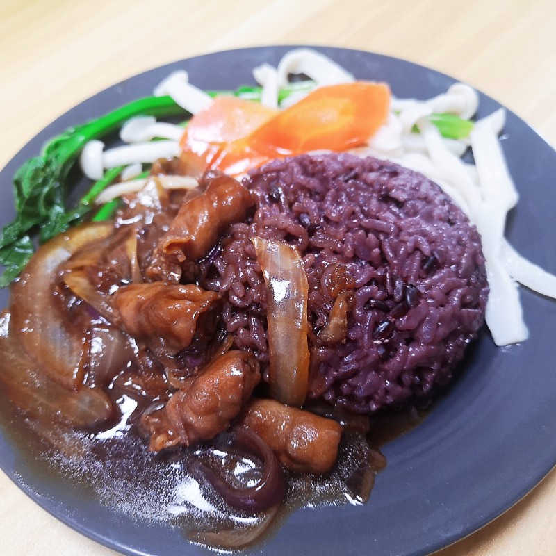 Japanese Purple Rice and Beef Bowl